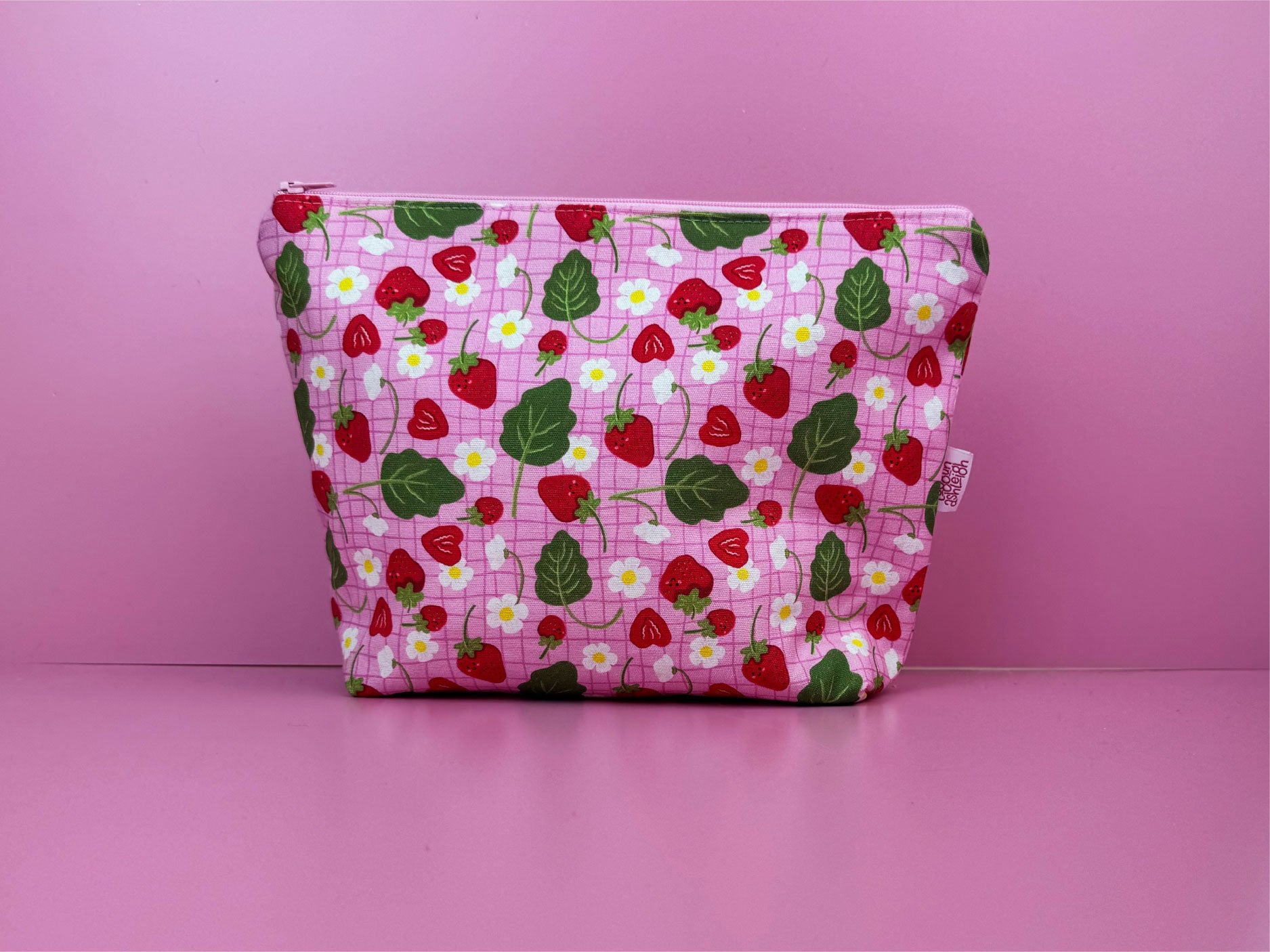 Large Zipper Pouch: Strawberry Kisses