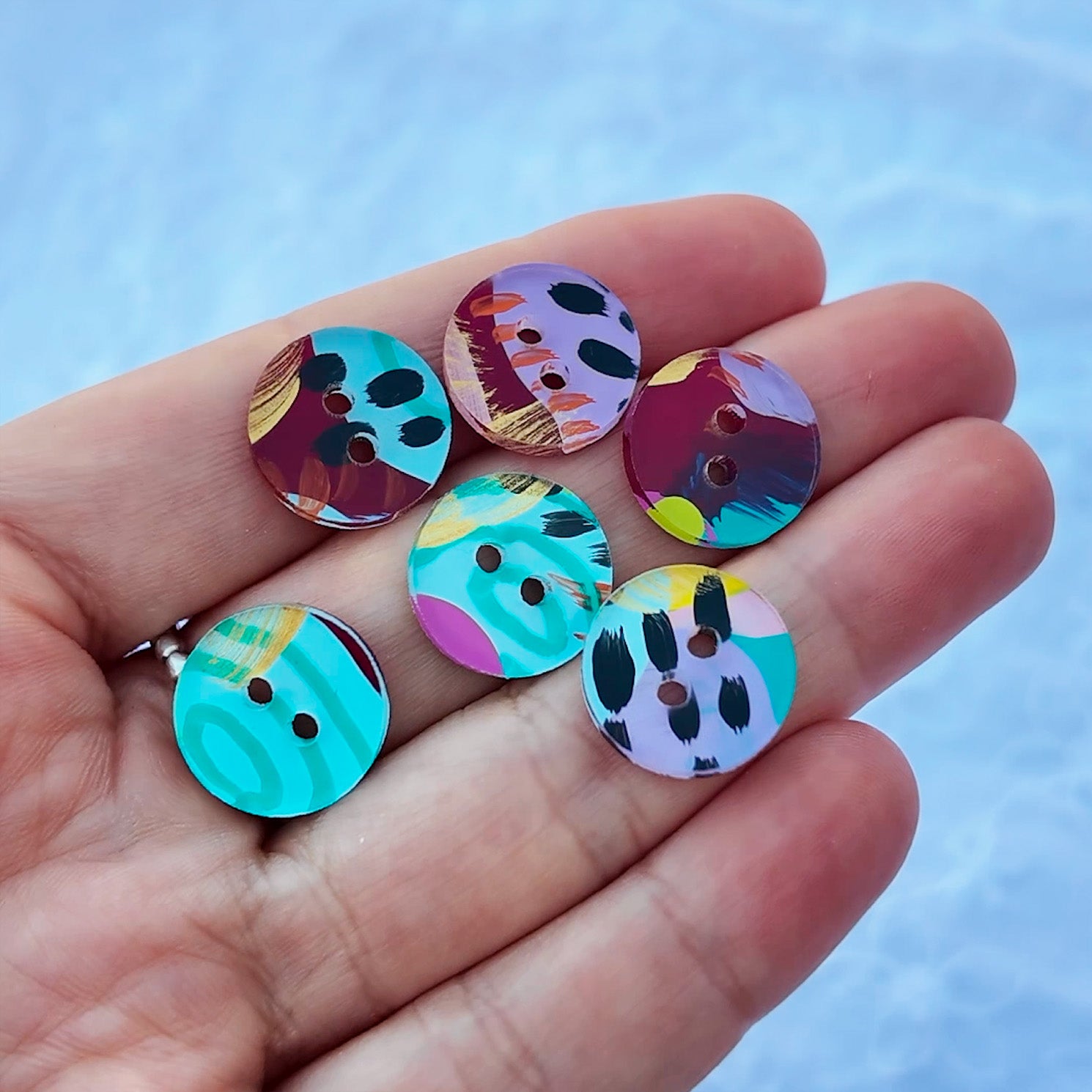 048 - 15mm Circle Cut Buttons - Hand Painted