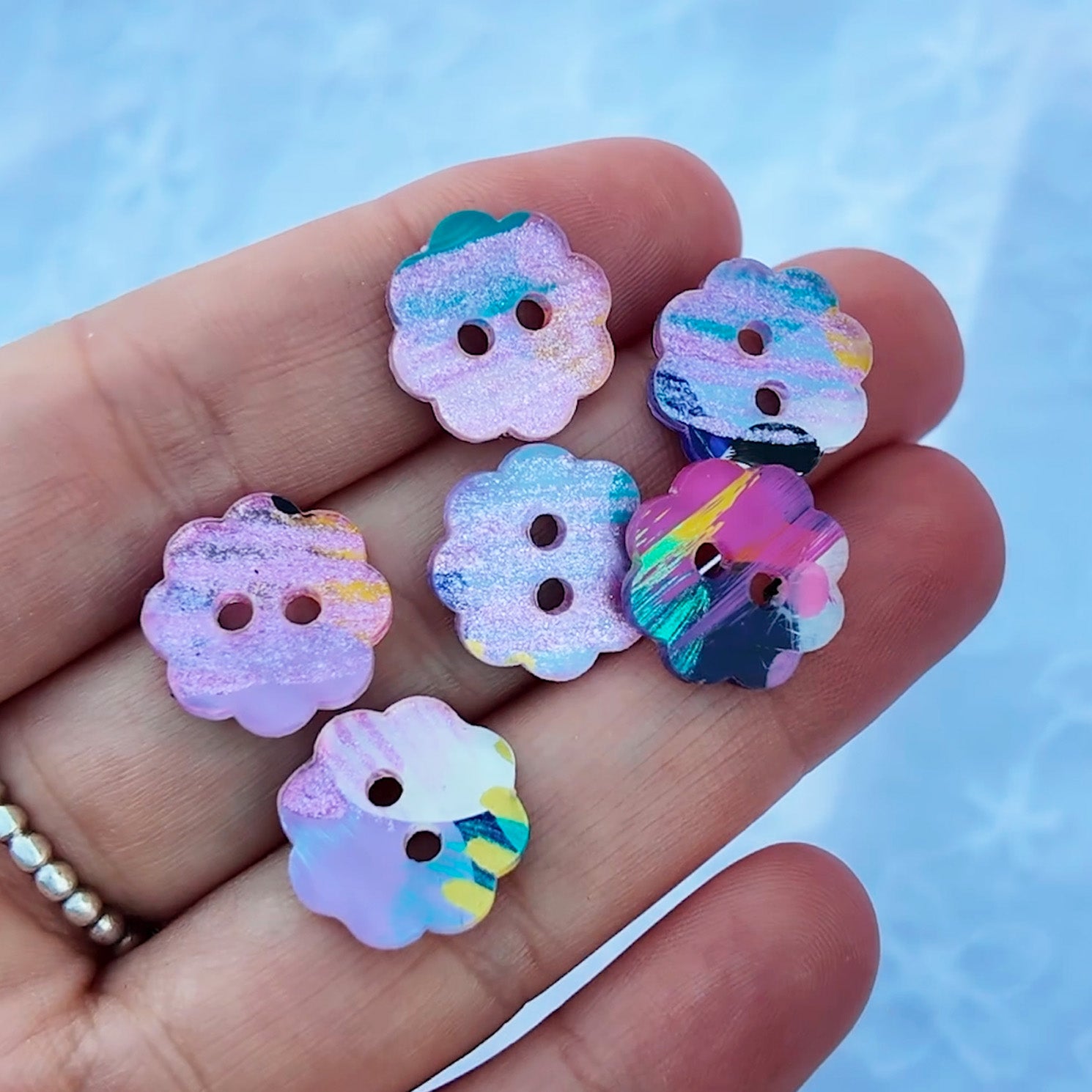 033 - 15mm Peony Cut Buttons - Hand Painted