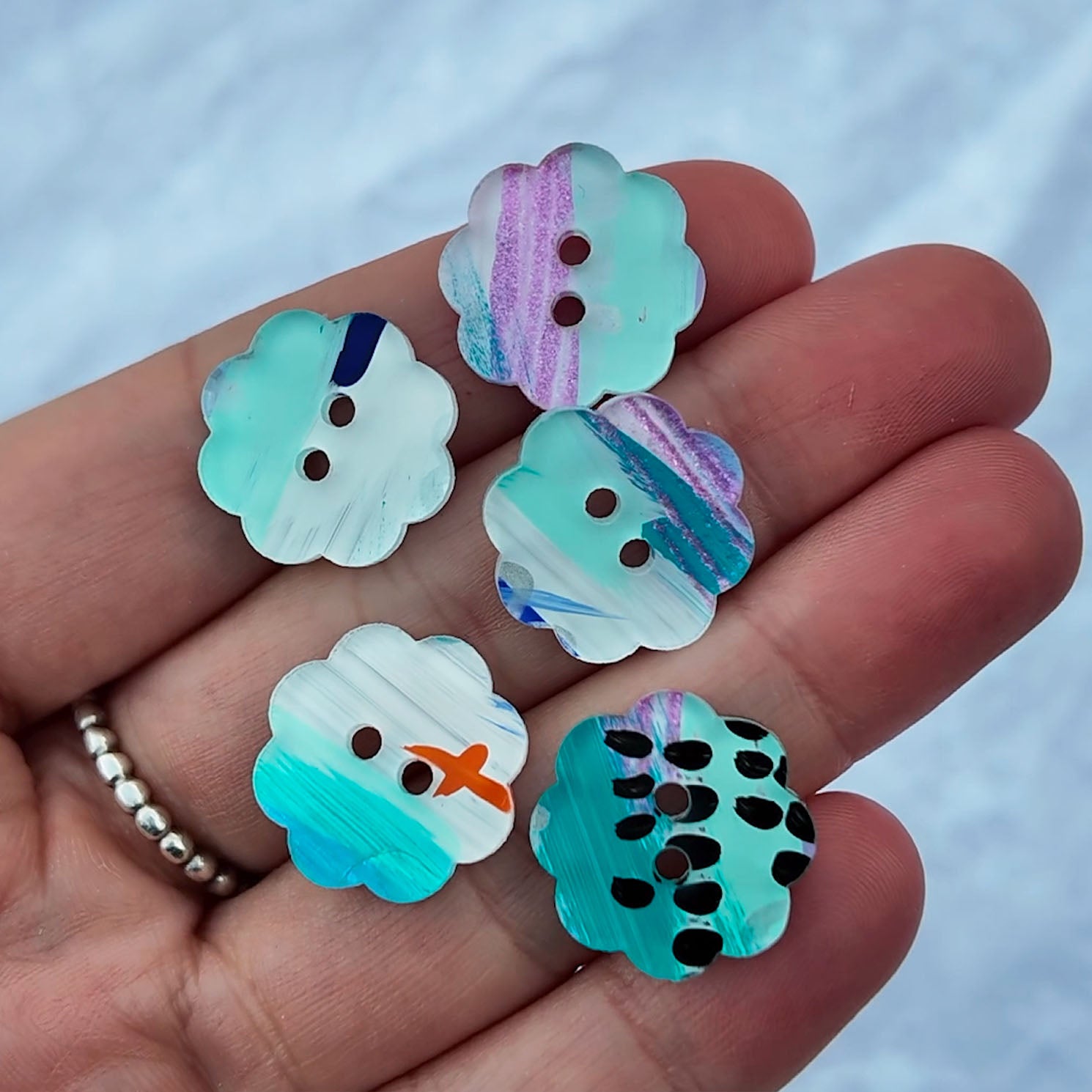 063 - 18mm Peony Cut Buttons - Hand Painted