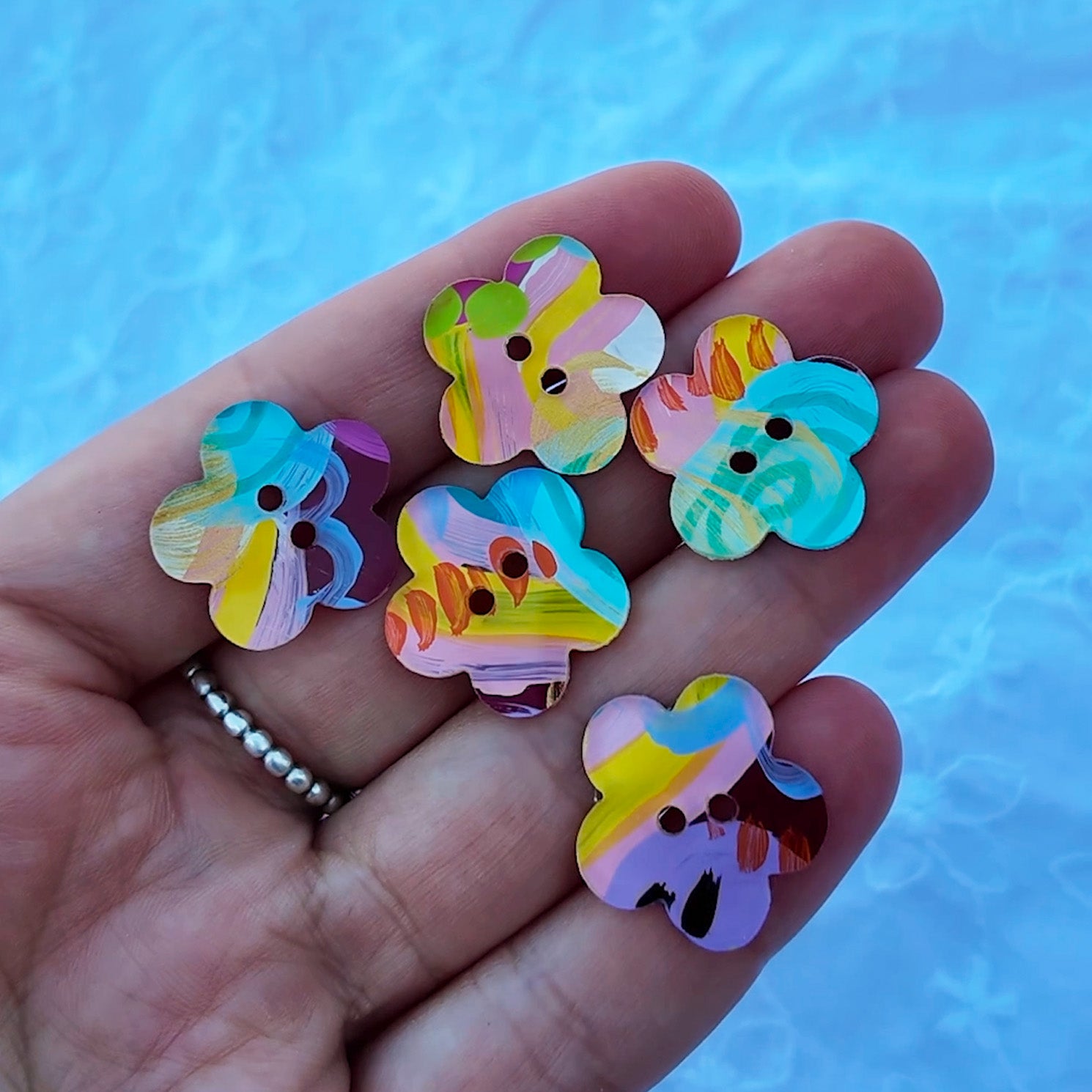 081 - 20mm Flower Cut Buttons - Hand Painted