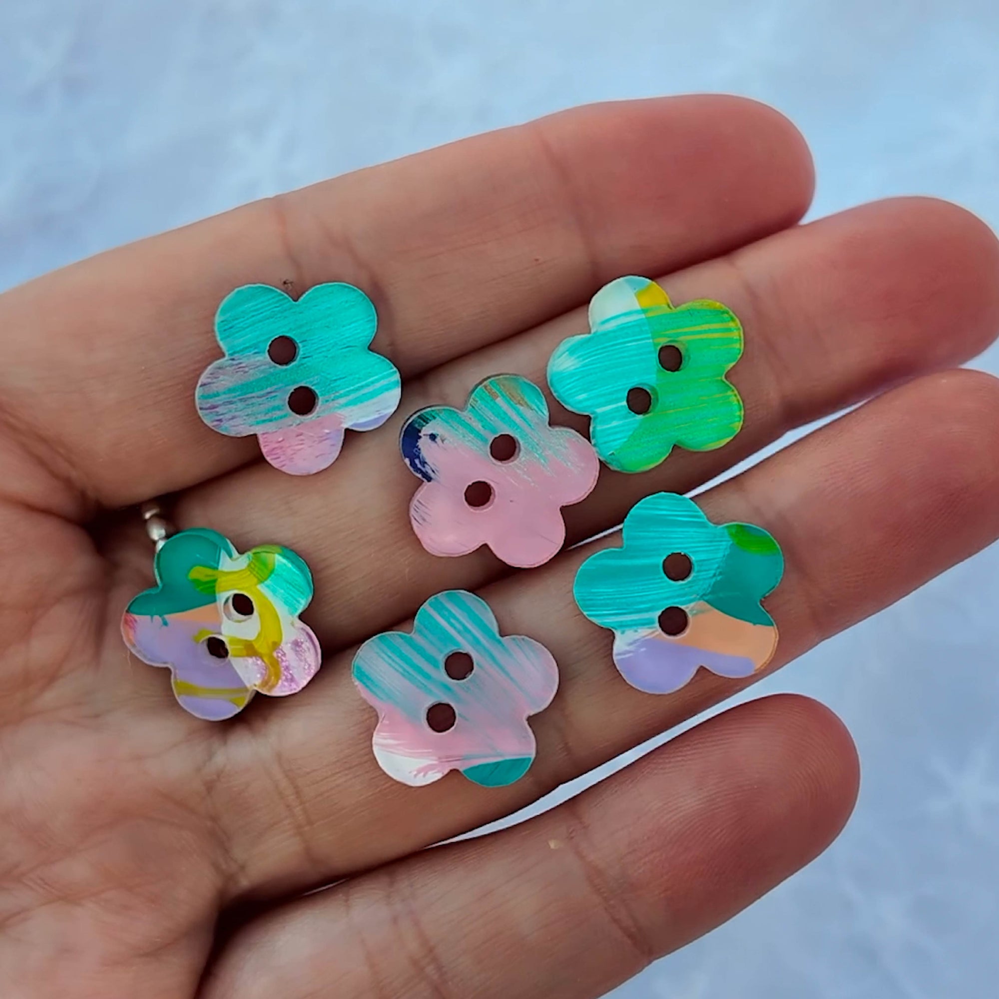 014 - 15mm Flower Cut Buttons - Hand Painted