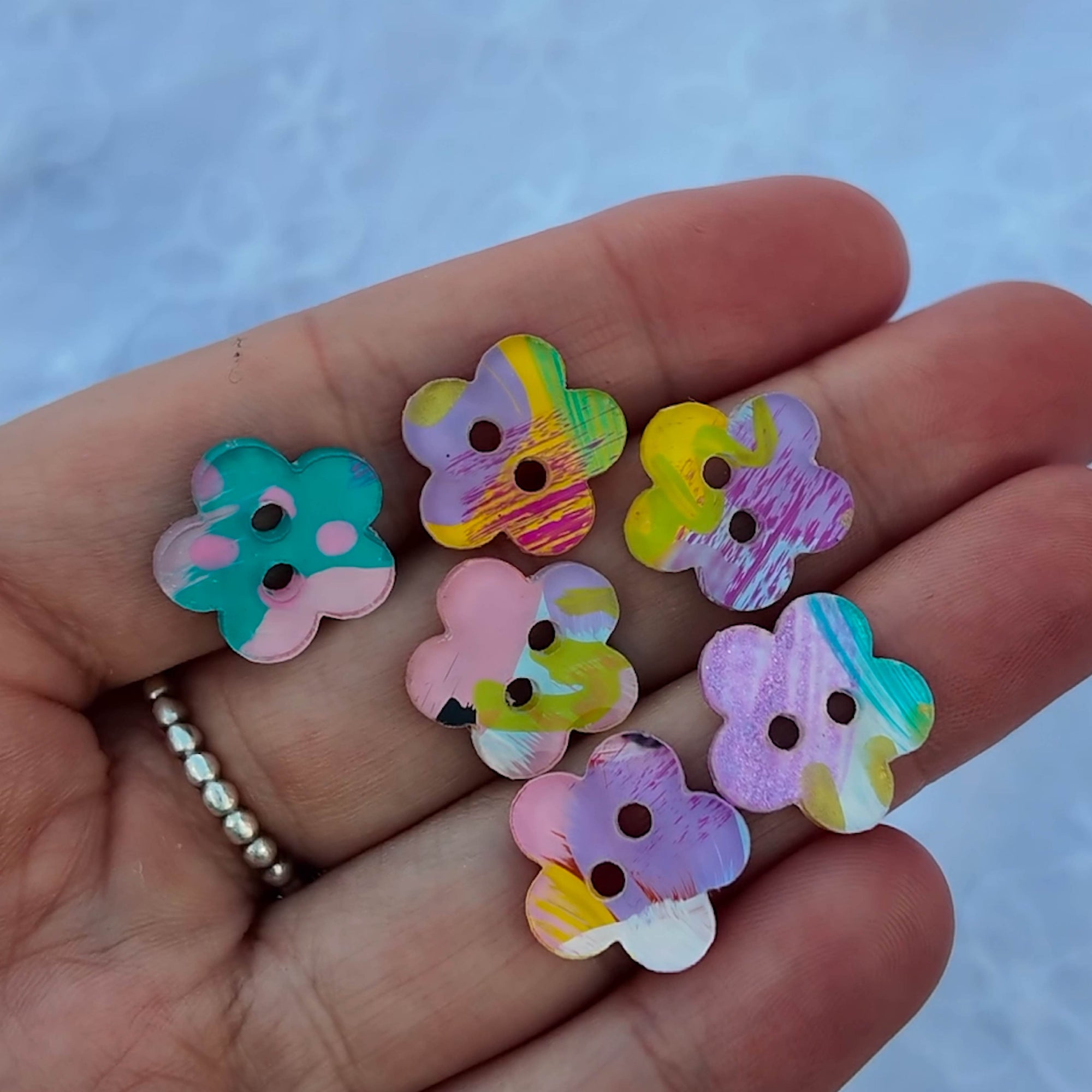 015 - 15mm Flower Cut Buttons - Hand Painted