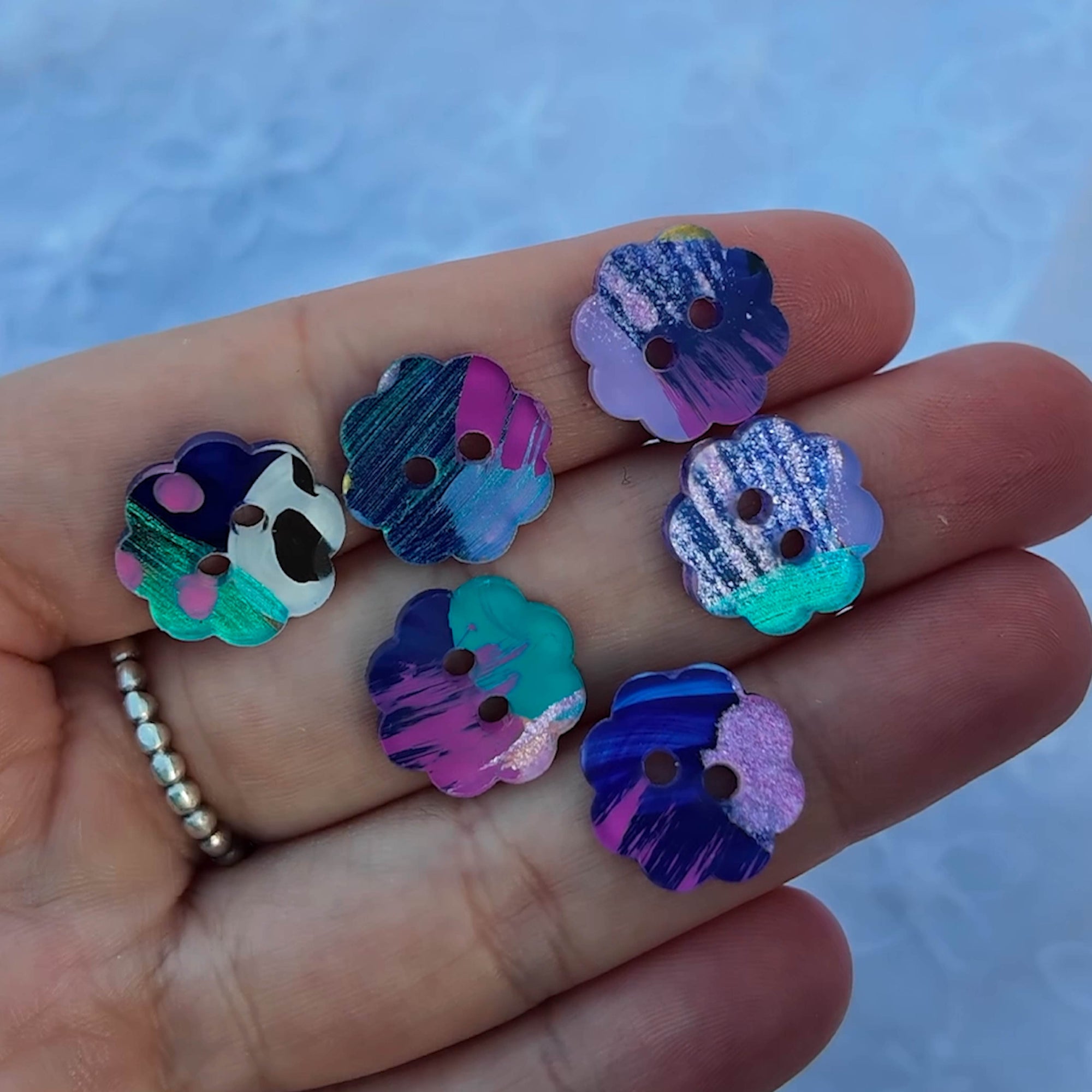 031 - 15mm Peony Cut Buttons - Hand Painted