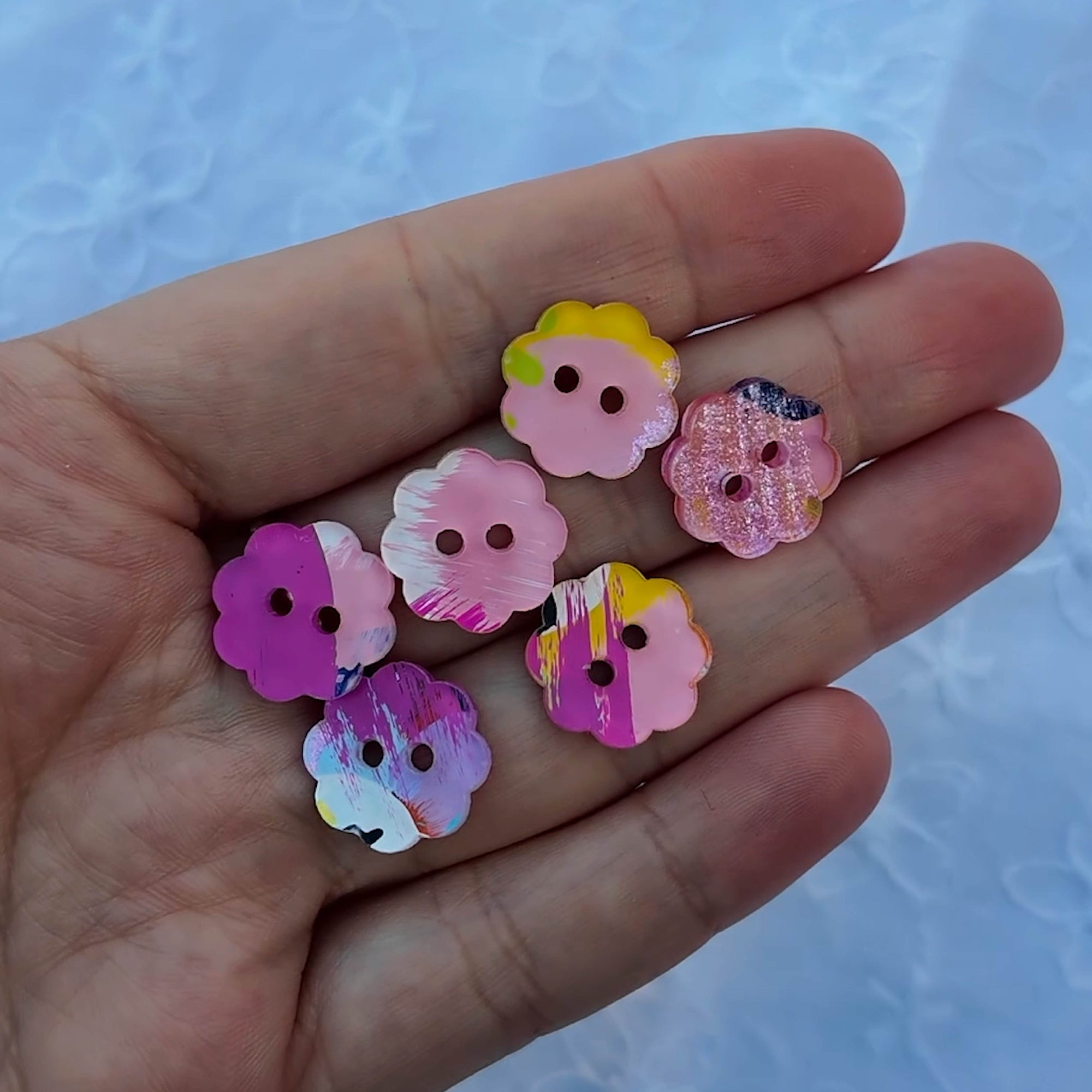 030 - 15mm Peony Cut Buttons - Hand Painted