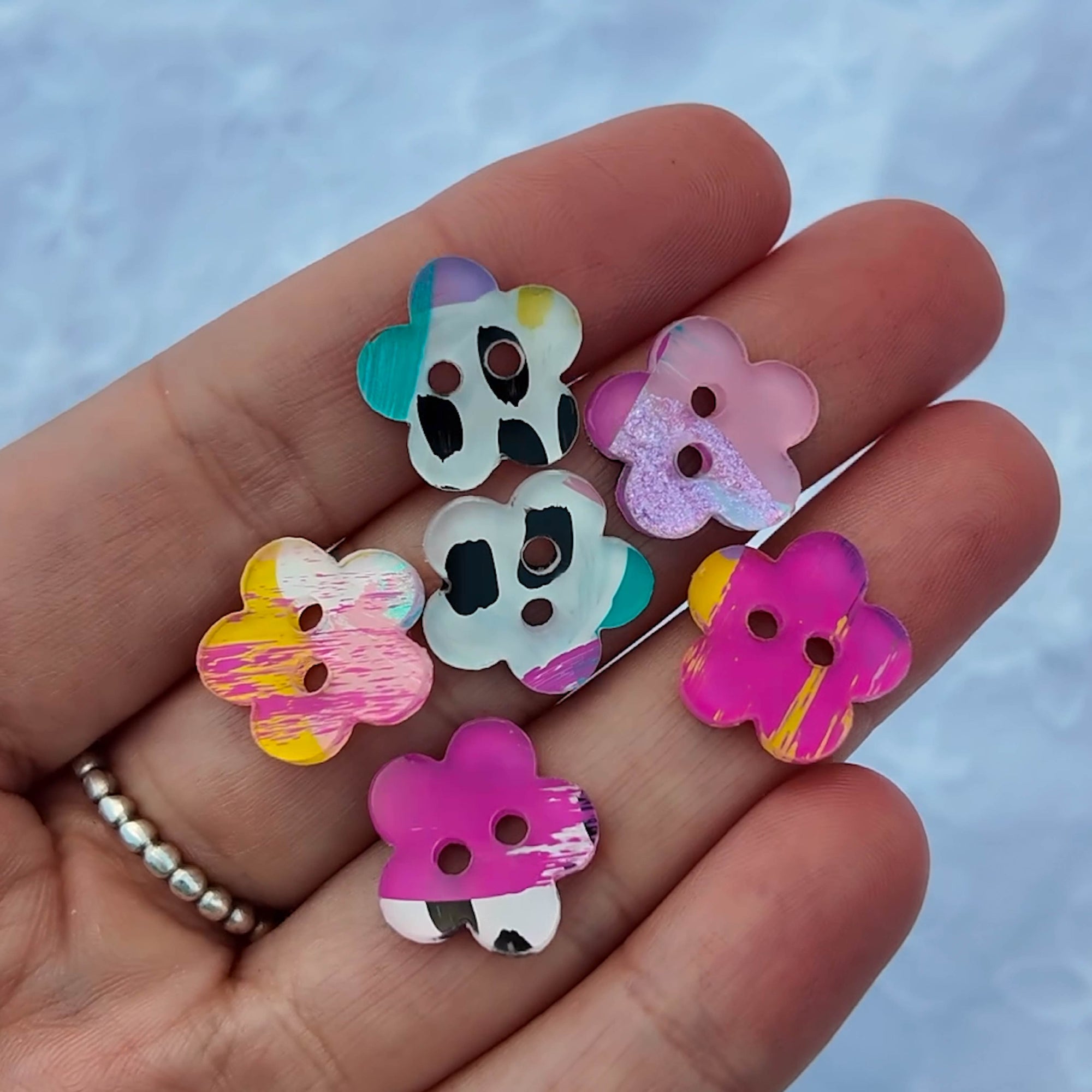 013 - 15mm Flower Cut Buttons - Hand Painted