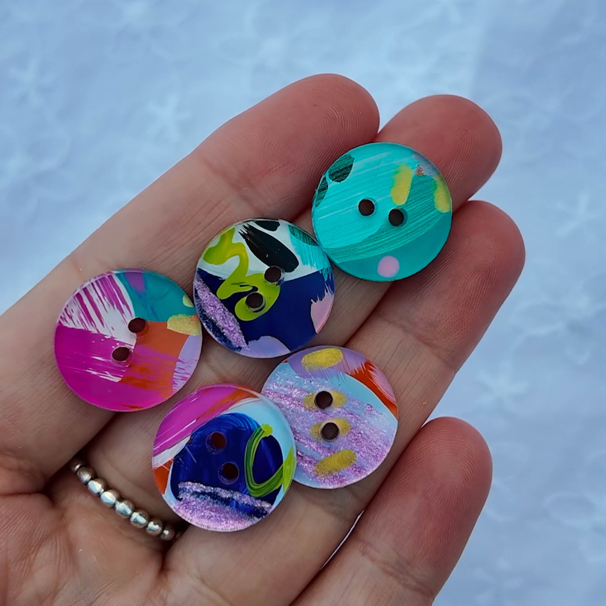 070 - 18mm Circle Cut Buttons - Hand Painted