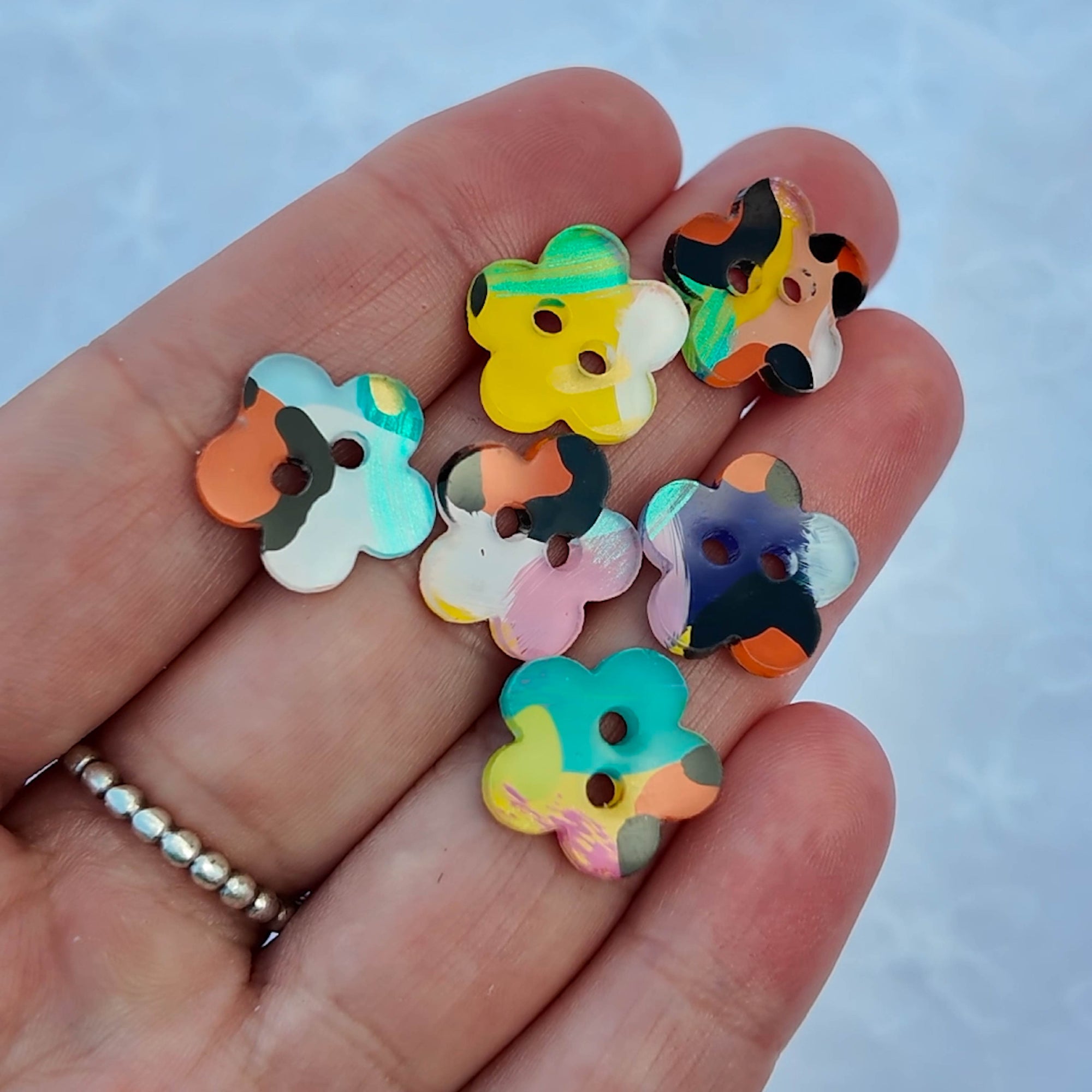 012 - 15mm Flower Cut Buttons - Hand Painted