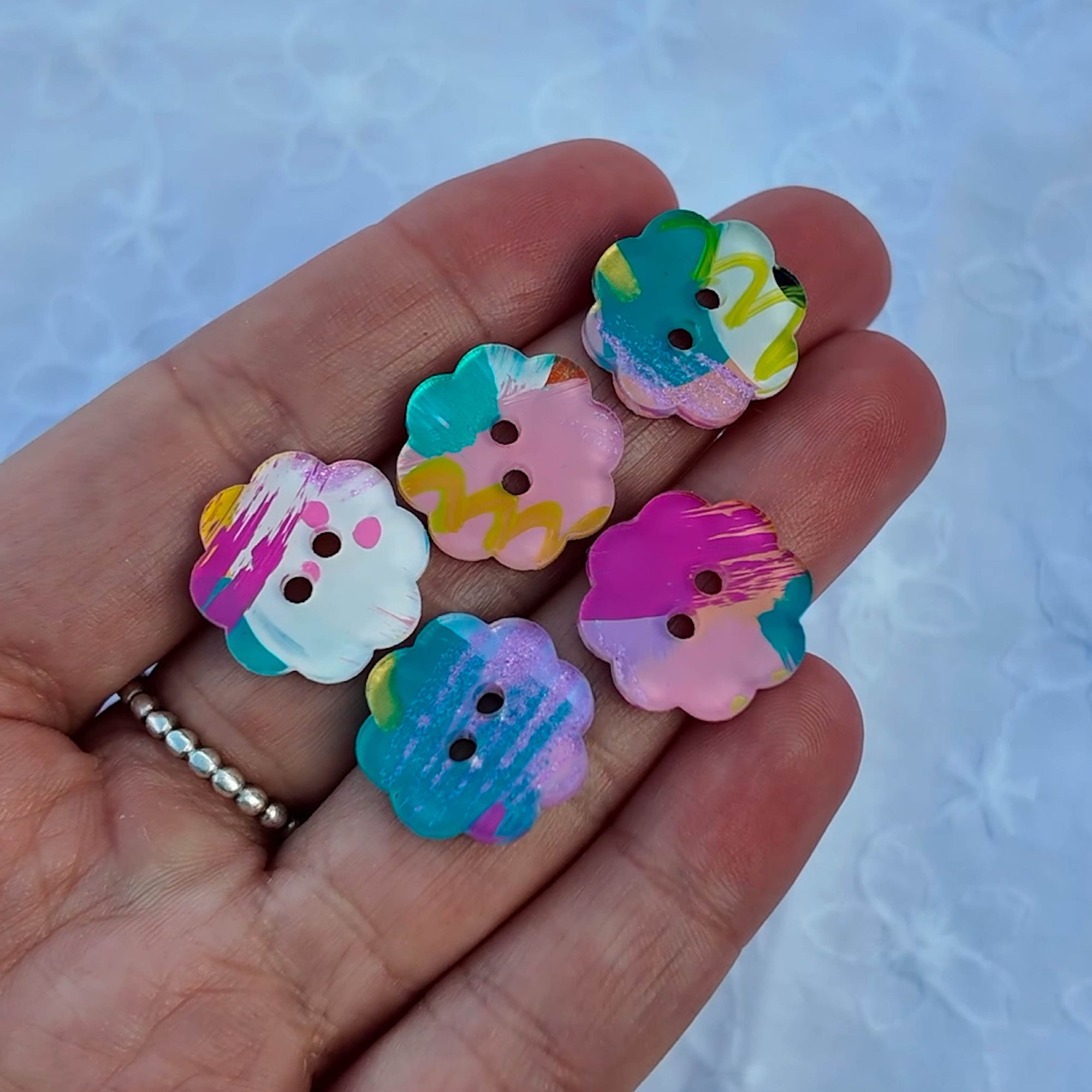 066 - 18mm Peony Cut Buttons - Hand Painted