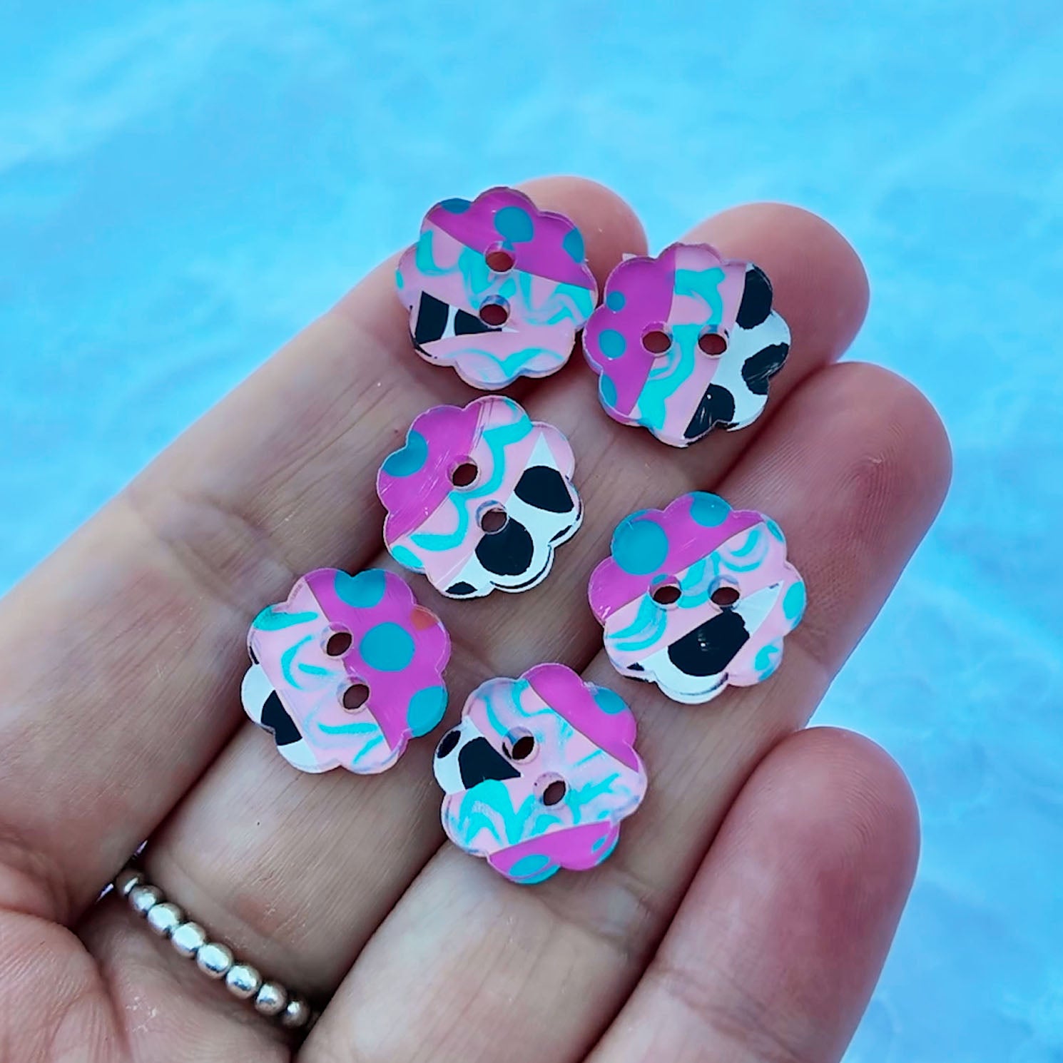 027 - 15mm Peony Cut Buttons - Hand Painted