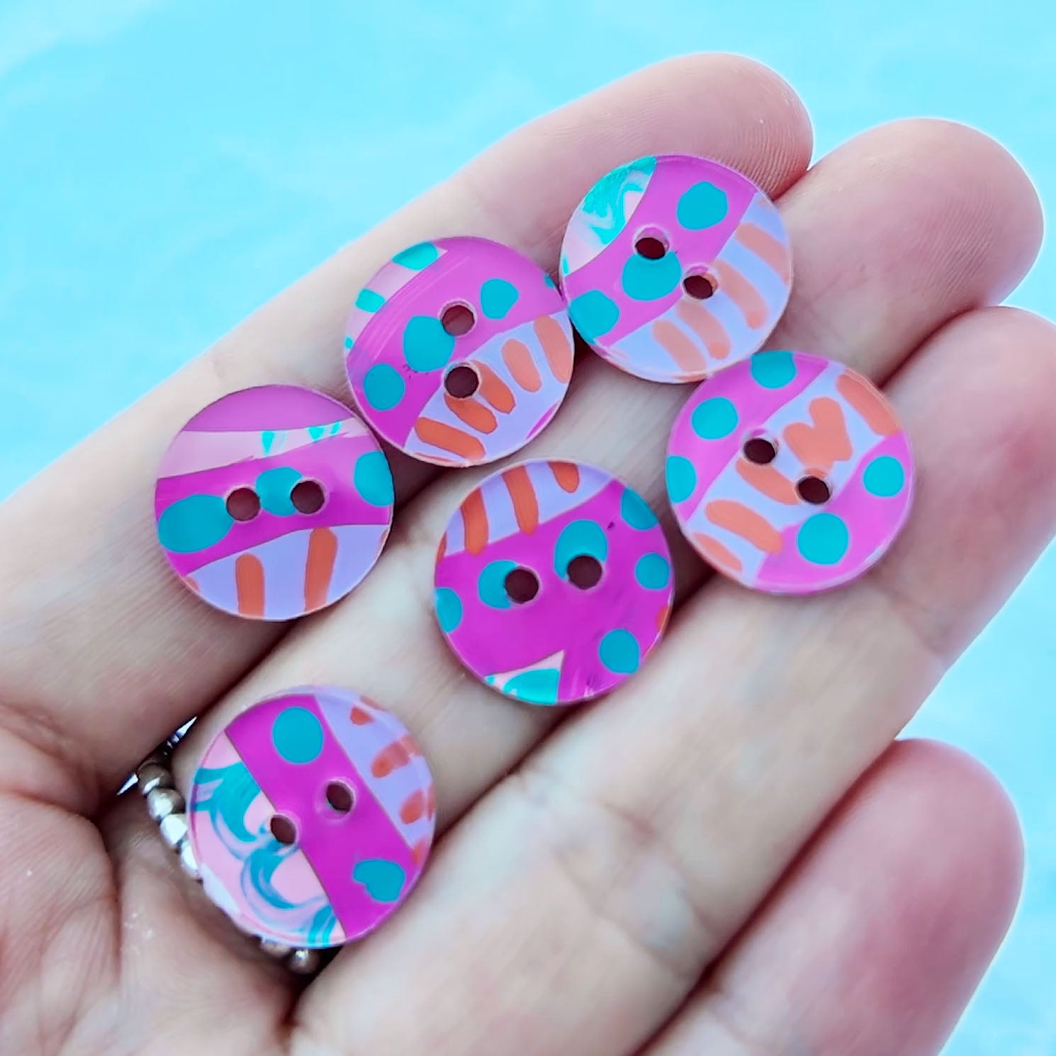 039 - 15mm Circle Cut Buttons - Hand Painted
