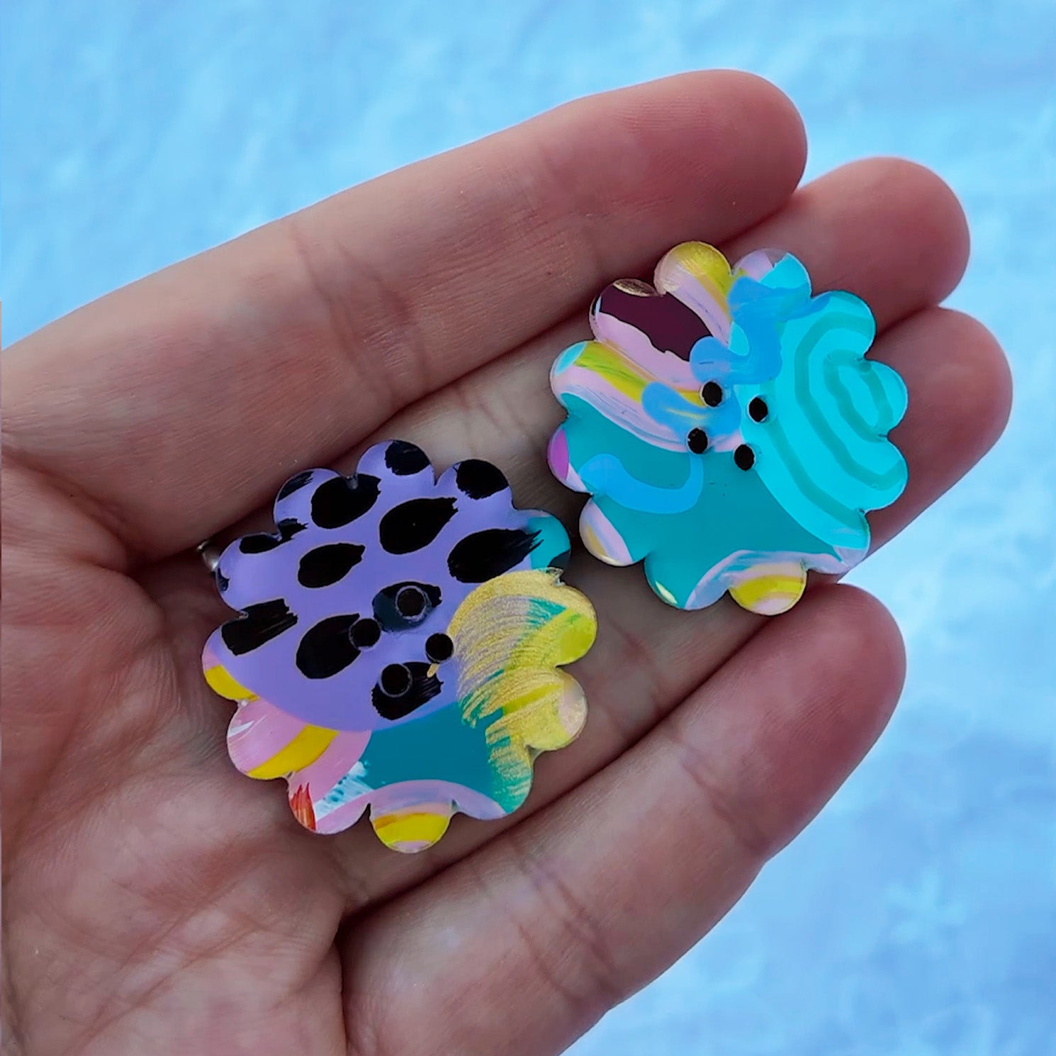 108 - 30mm Dahlia Cut Buttons - Hand Painted