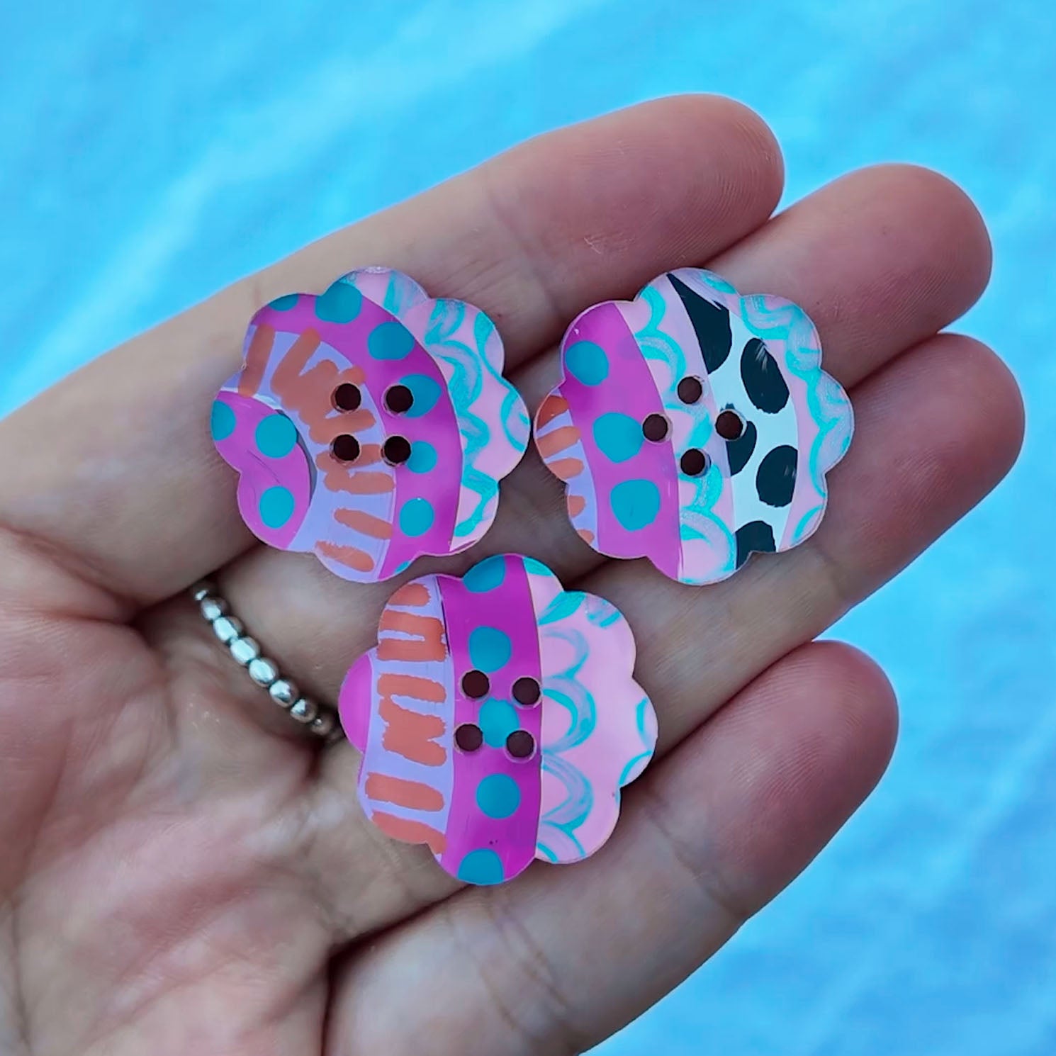 094 - 25mm Peony Cut Buttons - Hand Painted
