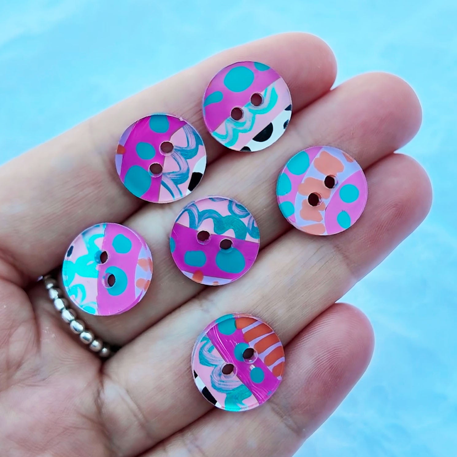 041 - 15mm Circle Cut Buttons - Hand Painted