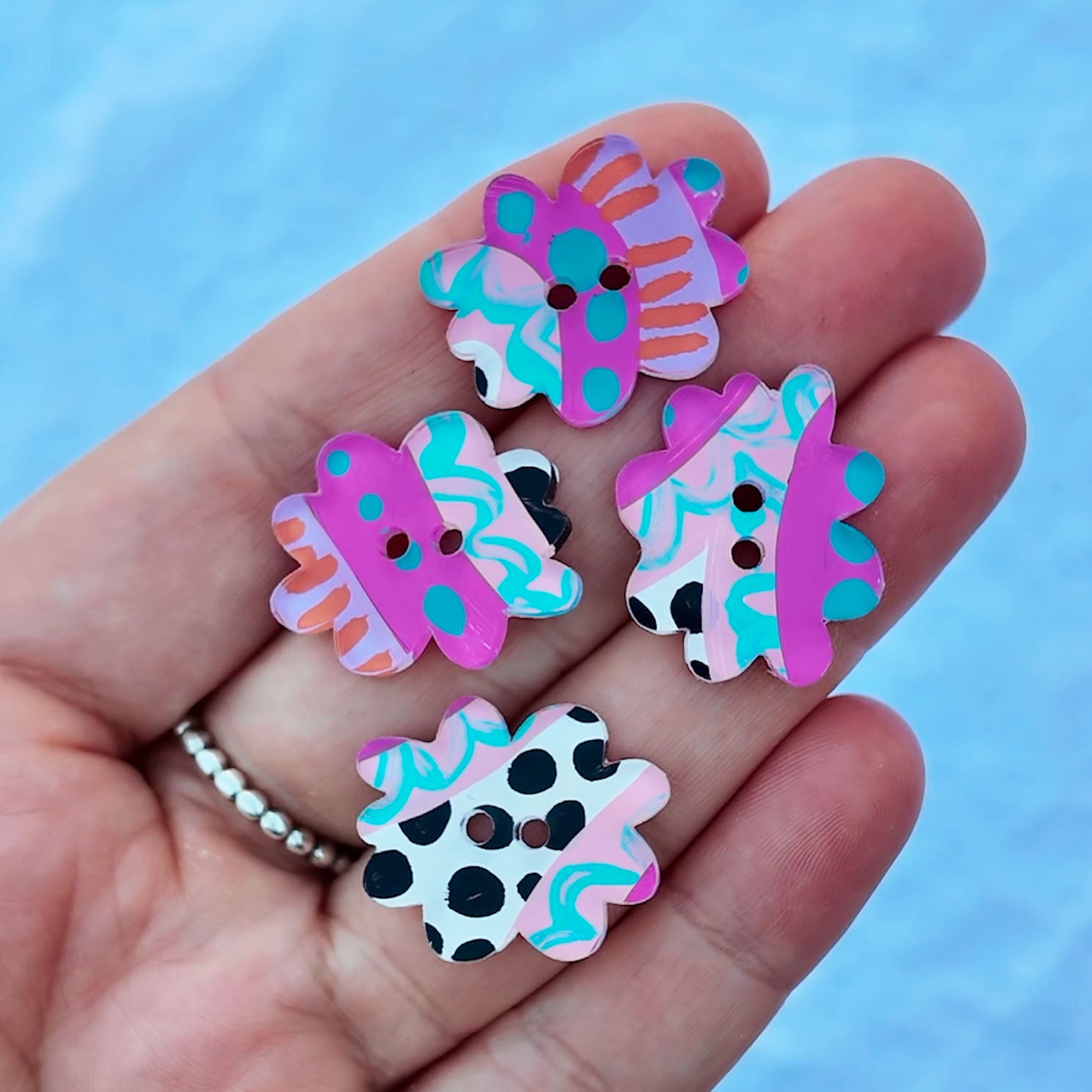 086 - 23mm Cloud Cut Buttons - Hand Painted