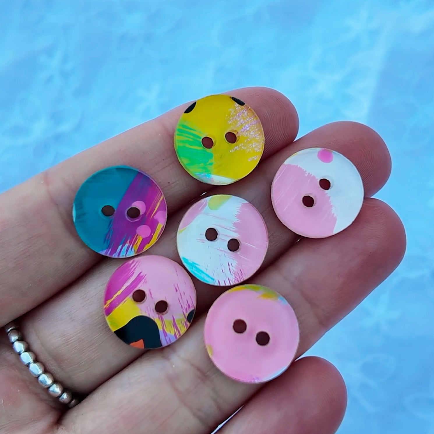 045 - 15mm Circle Cut Buttons - Hand Painted