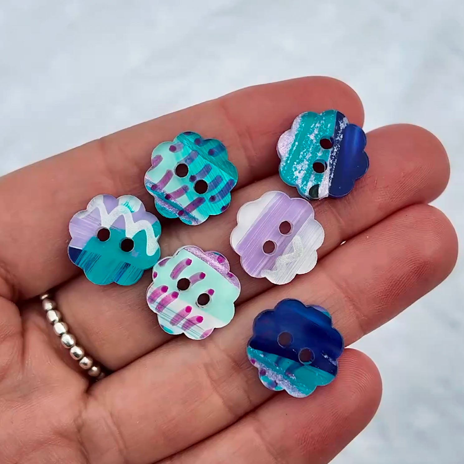 019 - 15mm Peony Cut Buttons - Hand Painted