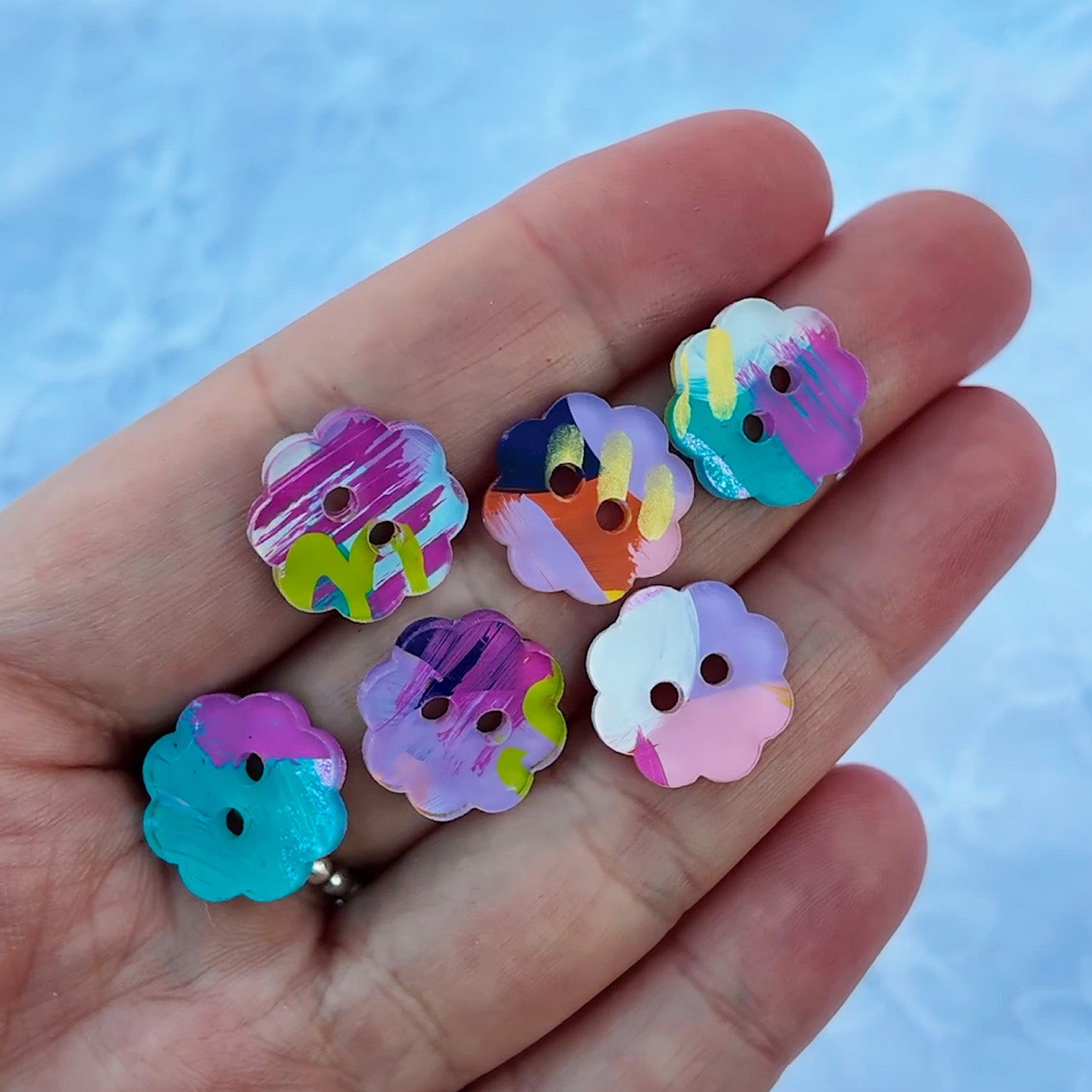 034 - 15mm Peony Cut Buttons - Hand Painted