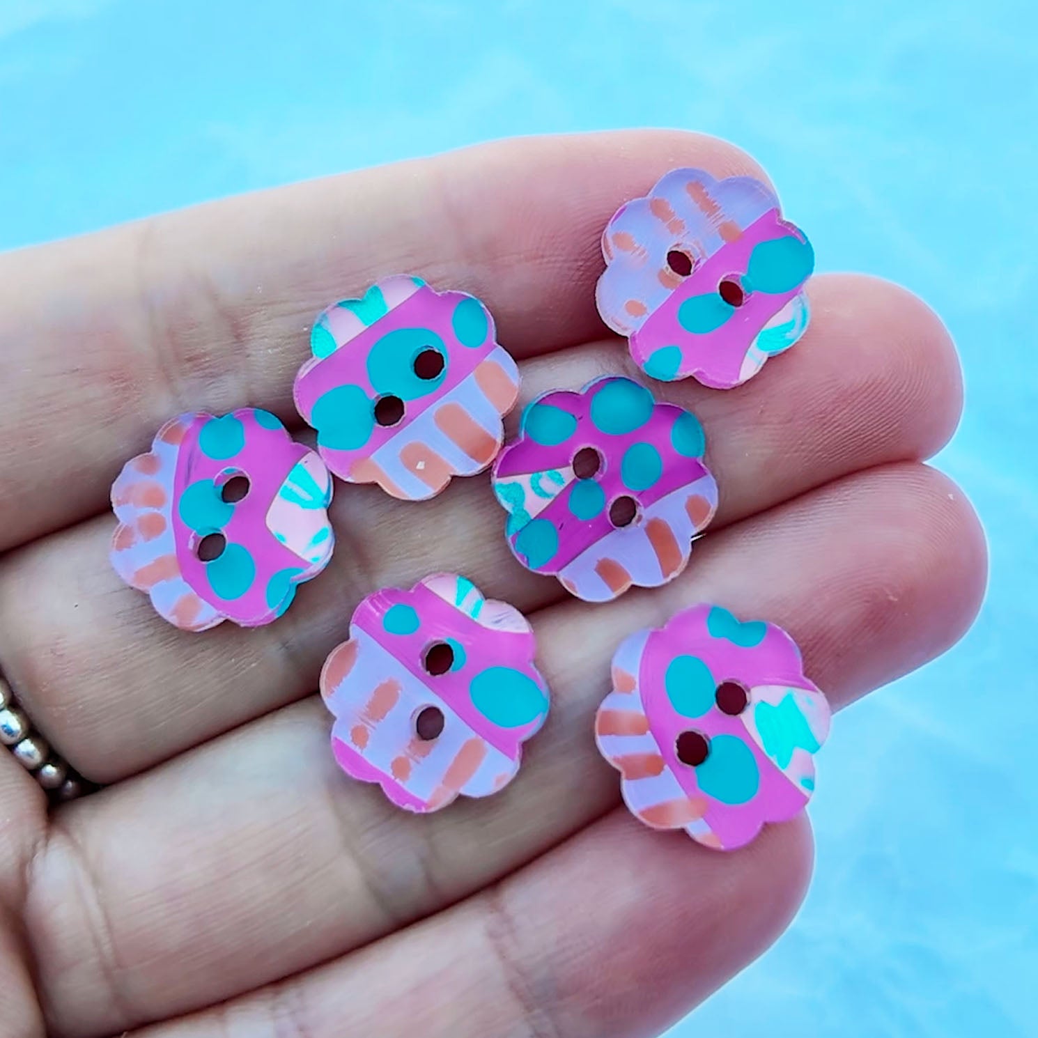 022 - 15mm Peony Cut Buttons - Hand Painted