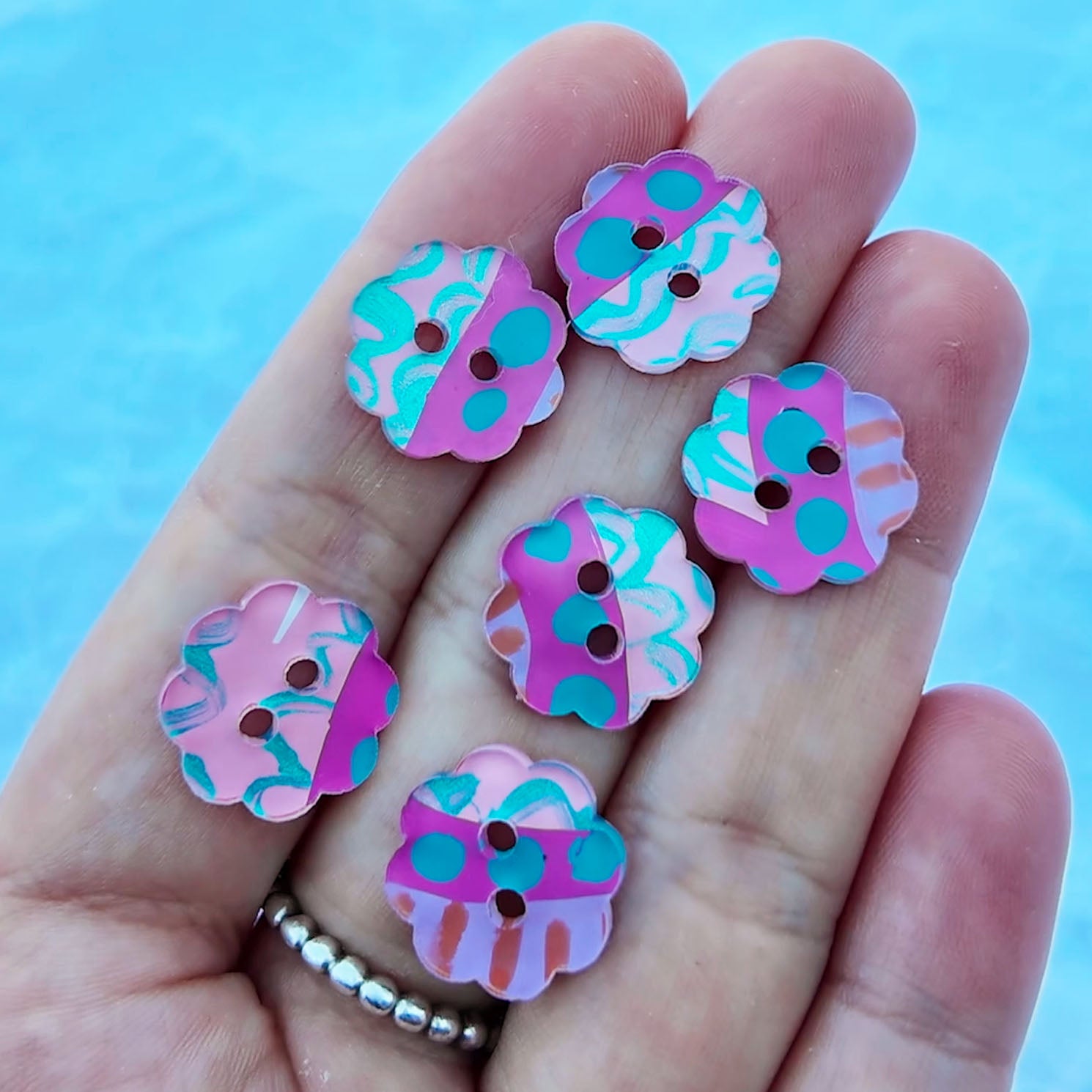 025 - 15mm Peony Cut Buttons - Hand Painted
