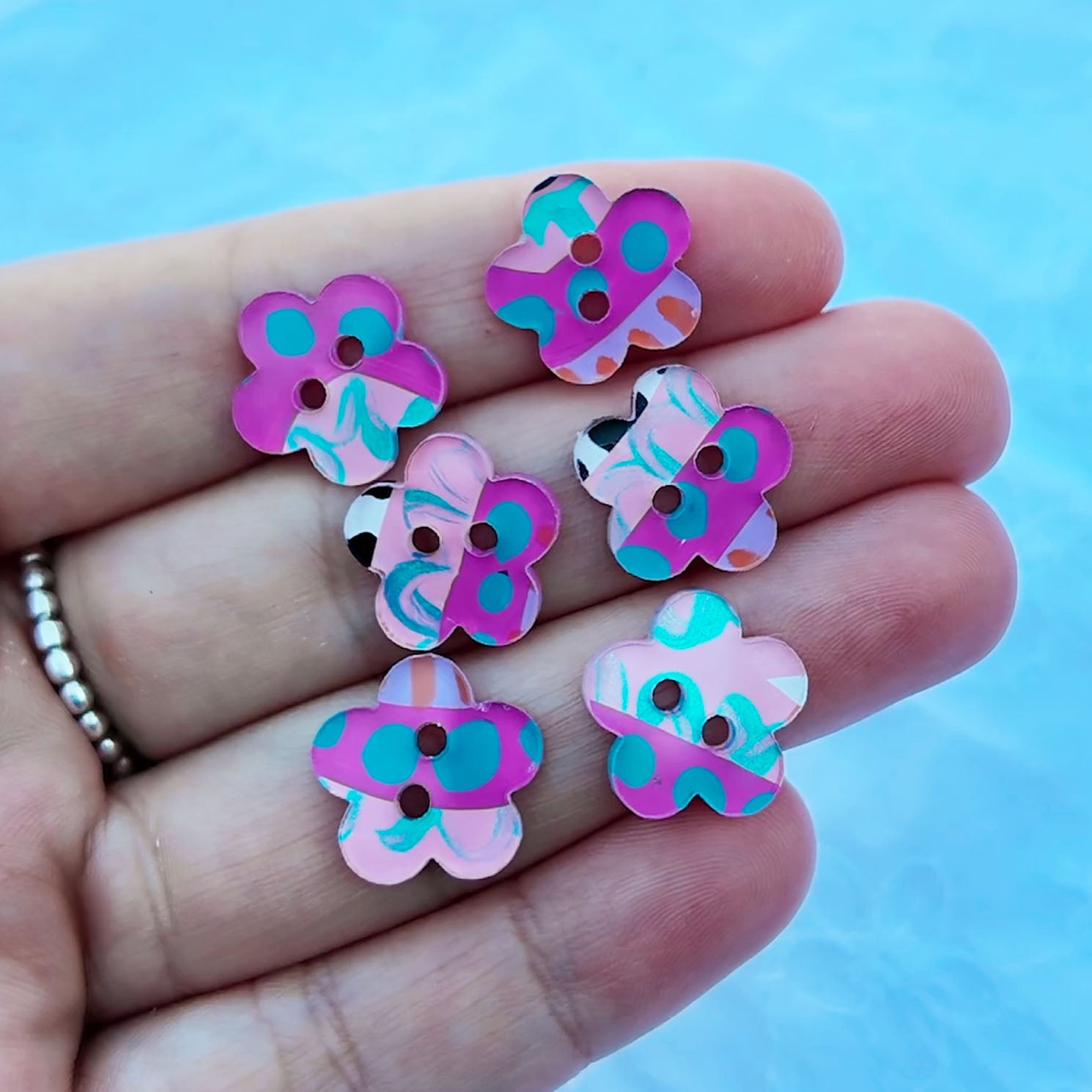 009 - 15mm Flower Cut Buttons - Hand Painted